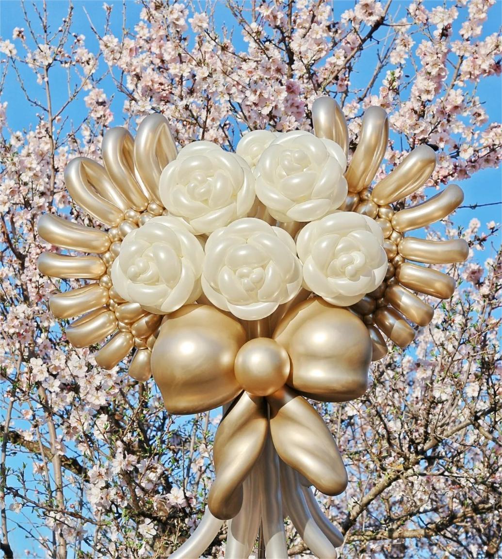 Golden Camellia – Luxe Balloon Bloom