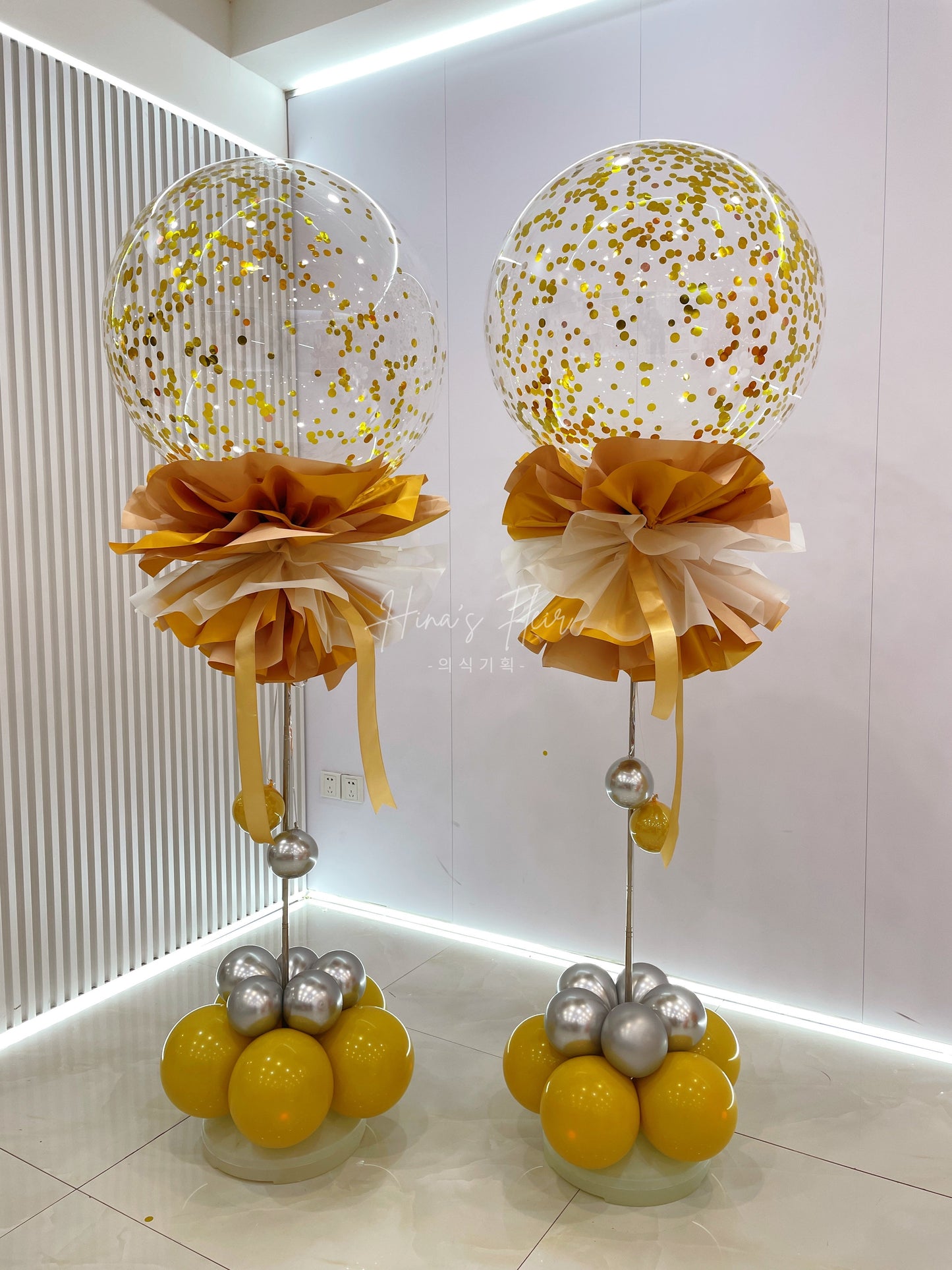 Gold sequins Grand Guiding pillar