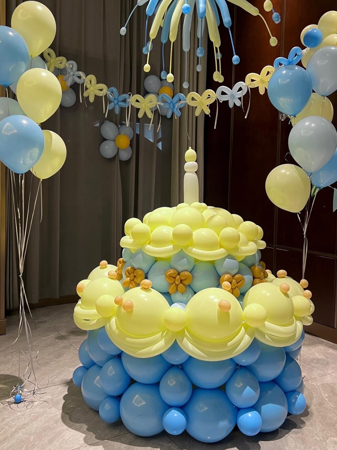 🎂 Blue & Yellow Balloon Cake Setup