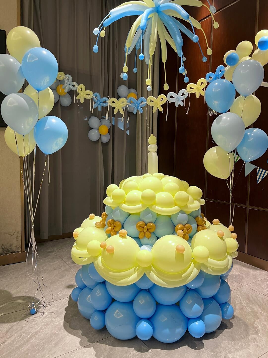 🎂 Blue & Yellow Balloon Cake Setup