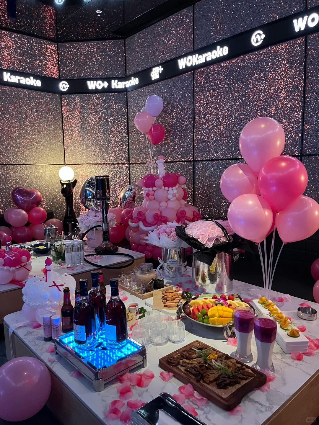 Rosé Rendezvous Table Styling