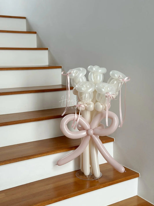 Petite Pearl White Rose Bud