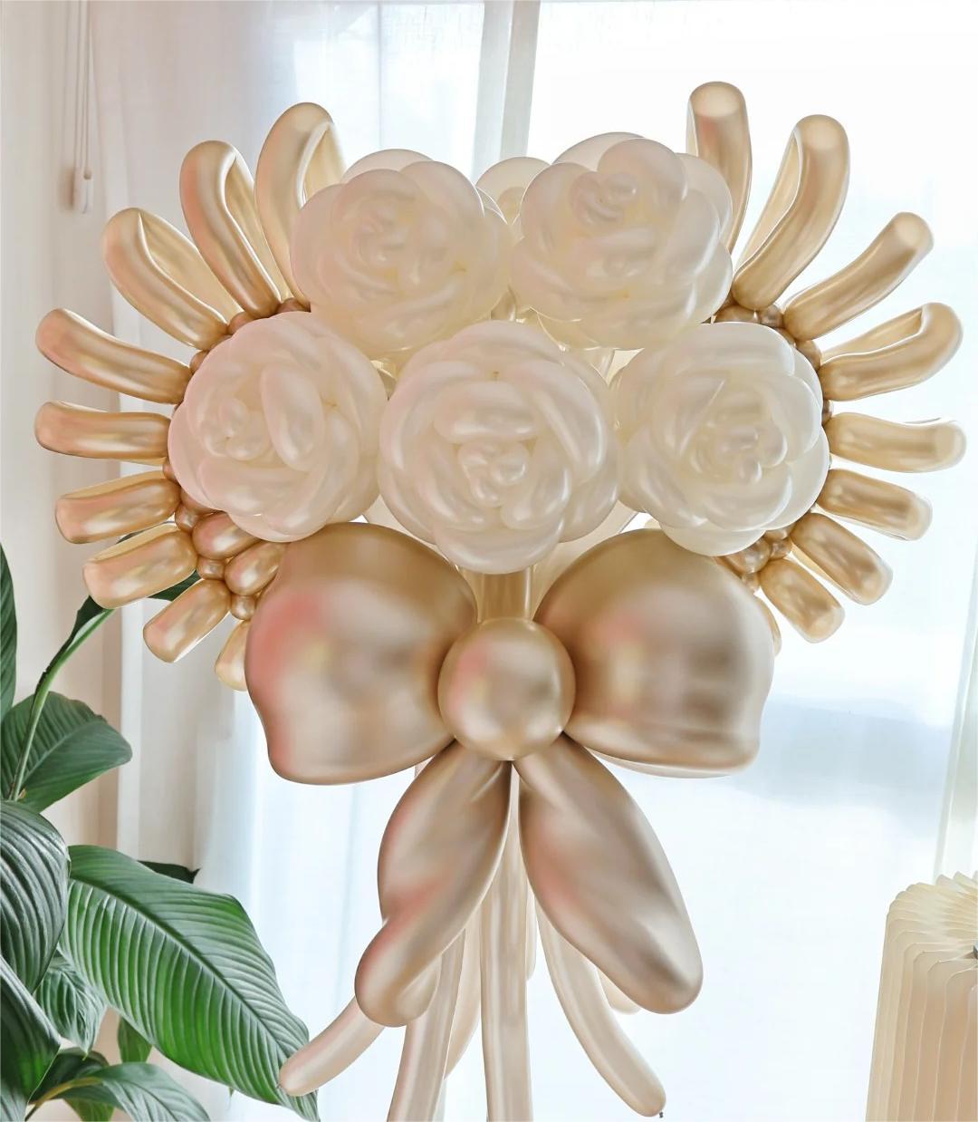 Golden Camellia – Luxe Balloon Bloom